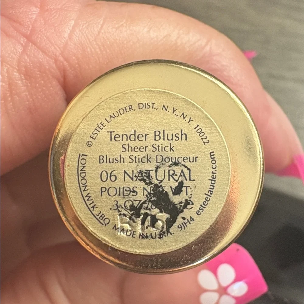 ESTEE LAUDER TENDER BLUSH natural SHEER STICK.